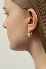 Pearl Oval Earring M - PRMAL